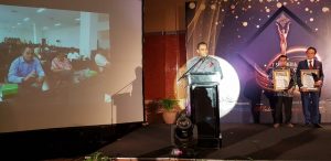 Sang Inspirator Memberikan Sambutan Pada Malam Penganugerahan Pemimpin Pembawa Perubahan oleh 7sky Media Awards 2018