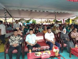 Wakil Ketua DPRD Kota Ambon, Rustam Latupono, Kadis Pendidikan dan Kebudayaan Maluku, Saleh Thio, Kepala Sekolah SMA 11 Negeri Ambon Hilal Watihellu dan sejumlah kepsek SMA se-kota Ambon dalam Perayaan Idul Adha