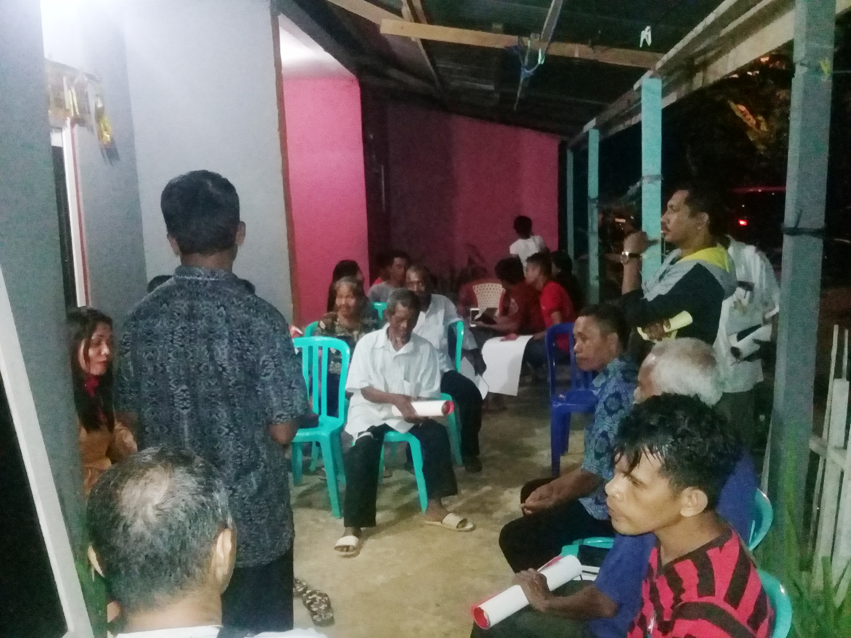 Perjumpaan Anggota DPRD Kota Ambon, Leonora Eka Far-Far dengan warga eks pengungsi korban bencana tanah longsor Batu Gajah