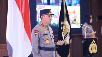 Kapolri Mutasi 424 Pati dan Pamen Polri