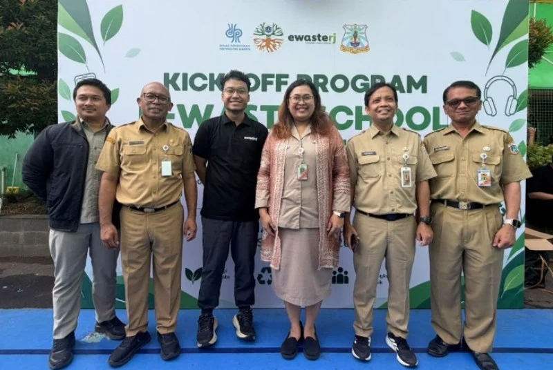 EwasteRJ, DLH DKI Jakarta, dan Dinas Pendidikan Inisiasi Penanganan Masalah Sampah Elektronik di Sekolah