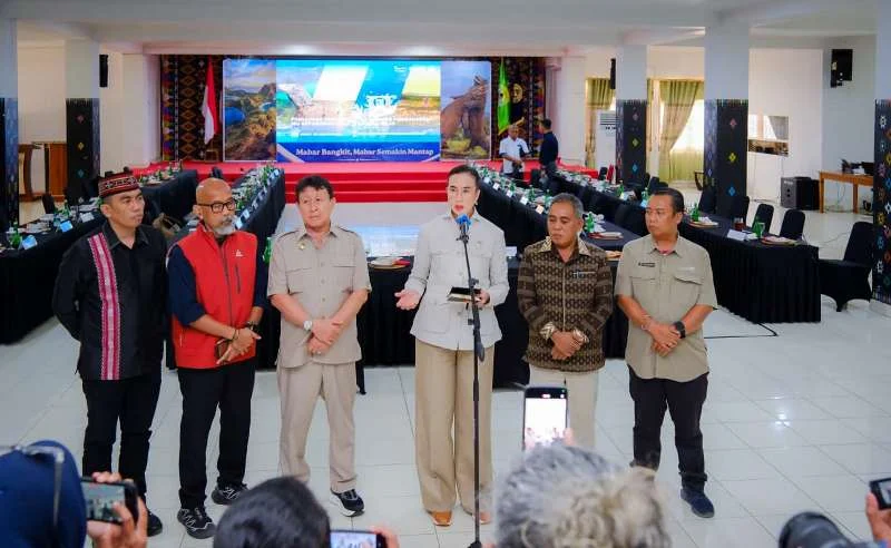 Menpar Widiyanti Bertemu Ekosistem Pariwisata Labuan Bajo, Dorong Pemulihan Pascagempa