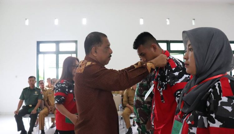 Penyamatan oleh Walikota Ambon, Richard Louhenapessy dalam Diklat Wawasan Kebangsaan di Liang (Foto Istimewa)
