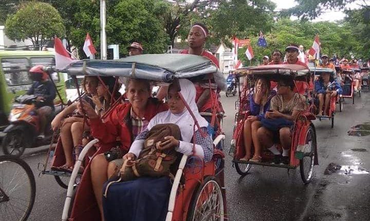 Parade Becak Wisata memeriahkan event tahunan Spice Island Darwin-Ambon Yacht Race (SIDAYR) 2018